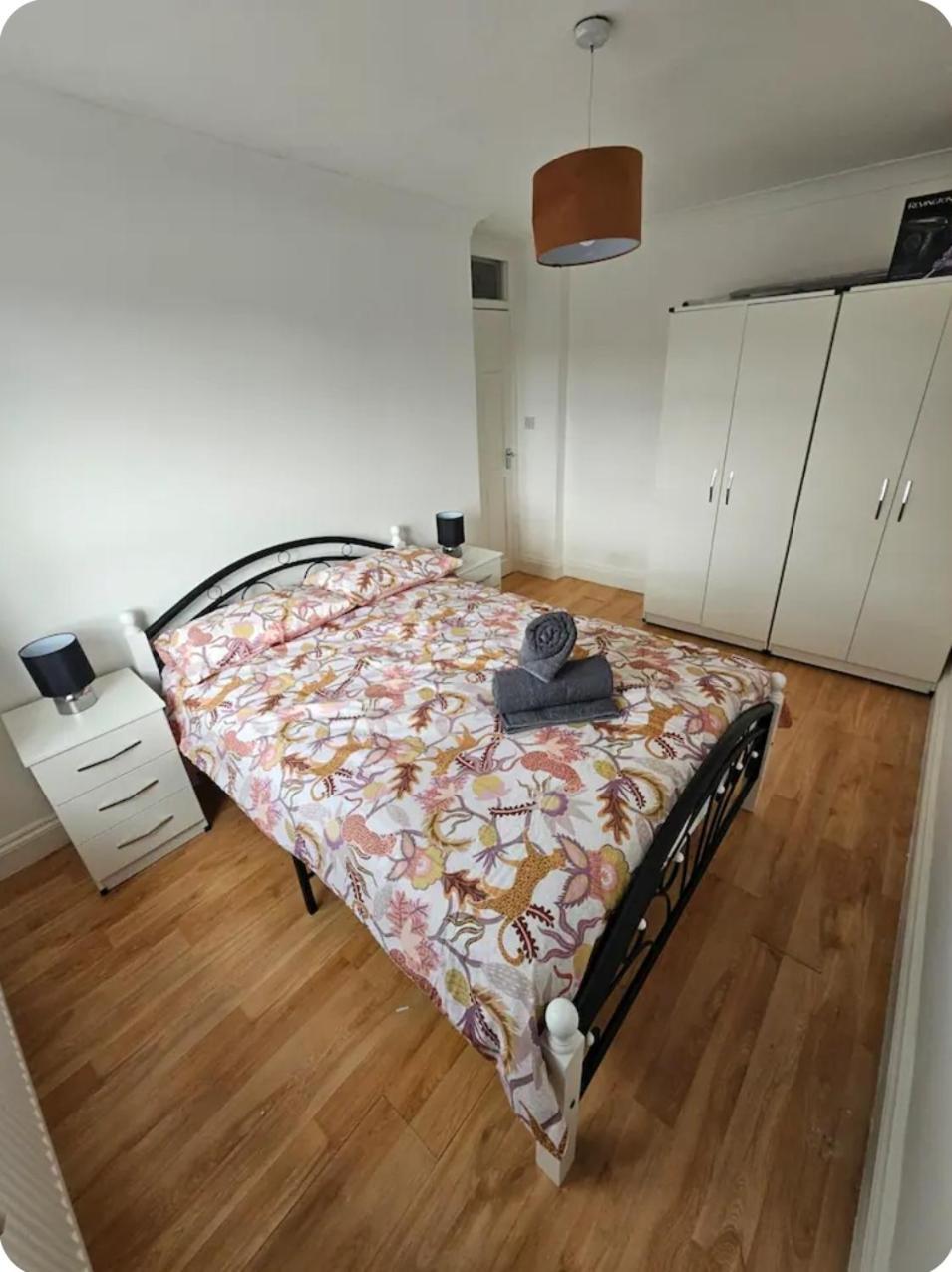Apartment New Flat Next The Tube And Connections To The Centre London